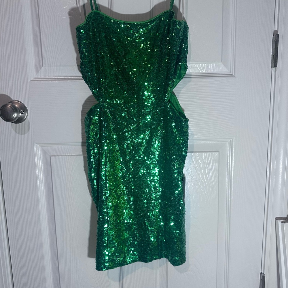 Lulu's Emerald Sequin Gown